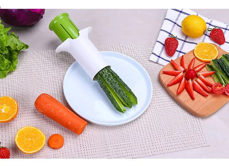 Kitchen Gadget Accessories Vegetable Cutters Fruit Kitchen Cucumber Carrot Divider Strawberry Slicer Splitter
